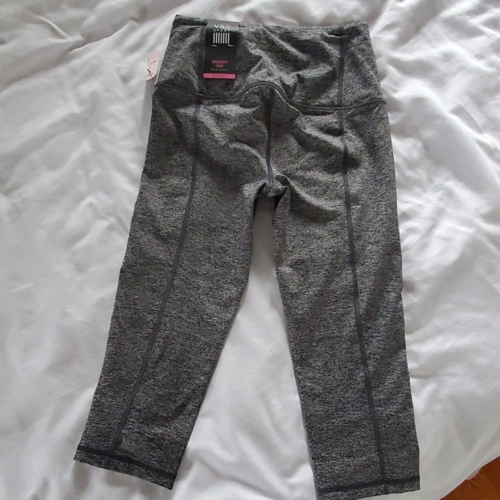 NWT VSX Sport Knockout Crop Leggings XS